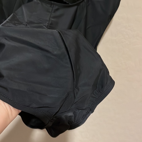 Catalina black red swimsuit sz XL - Picture 8 of 9